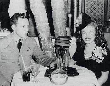 16 marzo 1946 ad un party nell'Ambassador Hotel a Coconut Grove.